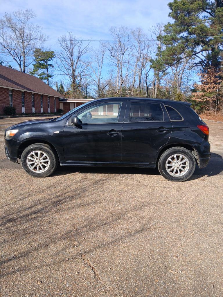 2012 Mitsubishi Outlander Sport ES's photo