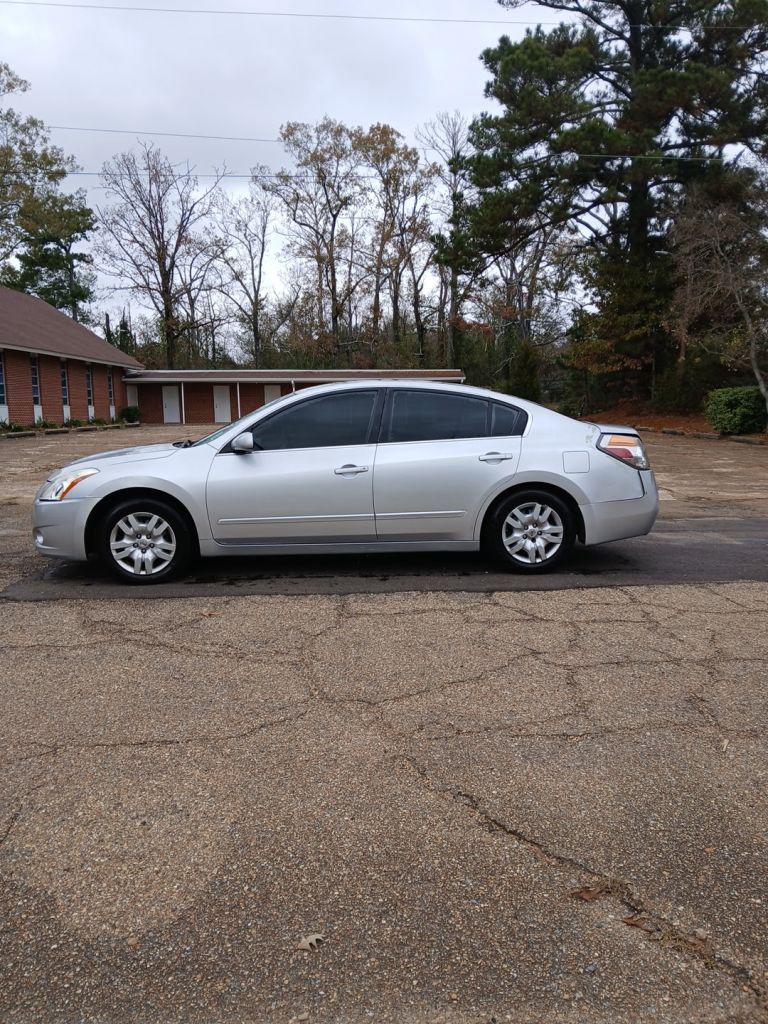 2010 Nissan Altima Base