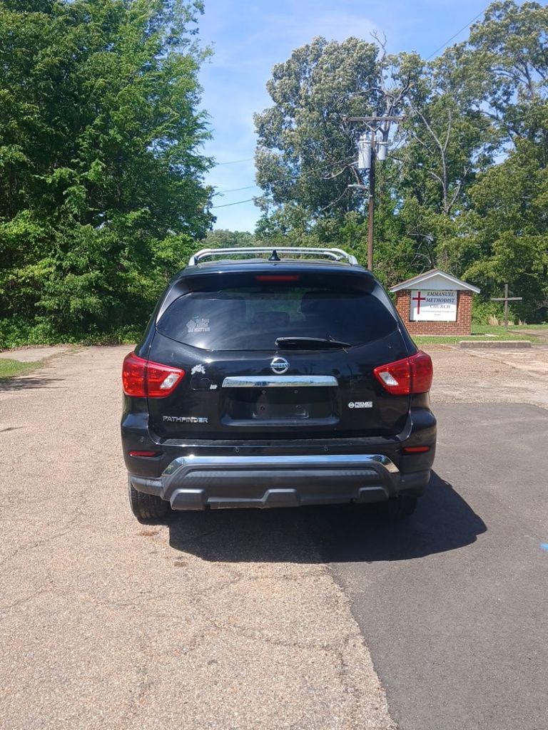 2019 Nissan Pathfinder S 2WD's photo