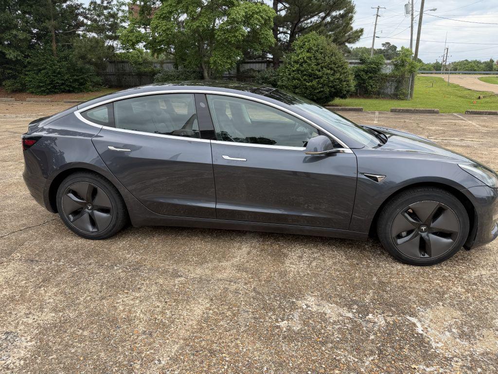 2018 Tesla Model 3's photo